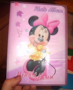 Отдается в дар «Фотоальбомчик Minnie Mouse»