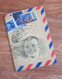 Отдается в дар «Обложка на паспорт с Ю.Гагариным.»