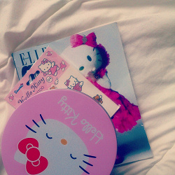 Отдается в дар «Железные коробки Hello Kitty»