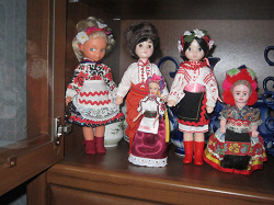 Отдается в дар «Две маленькие куклы и пупс из серии «Кривляки».»