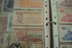 Отдается в дар «Банкноты — Украина, Беларусь — в плохом состоянии»