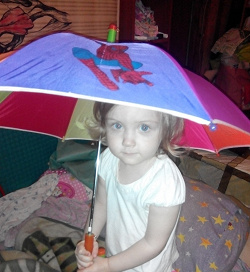 Отдается в дар «Разноцветный детский зонт Б/У. Полуавтомат.»