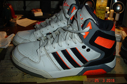 Отдается в дар «Кроссовки adidas, 40-40,5»