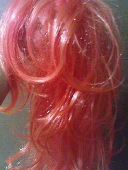 Отдается в дар «Ярко-рыжий парик»
