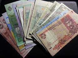 Отдается в дар «Банкноты Украины и Беларуси.»