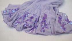 Отдается в дар «Шелковая юбка на подкладке лилового цвета. Размер 42.»