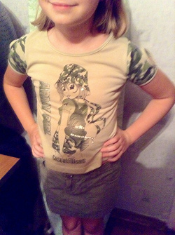 Отдается в дар «Юбочка и футболка для девочки в стиле «милитари», 8-10 лет»