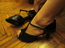 Отдается в дар «39 размер Новые туфли для танцев (есть нюанс)»