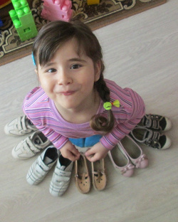Отдается в дар «детская обувь»