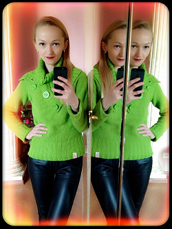 Отдается в дар «Зеленый фирменный свитер с большим воротником»