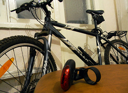 Отдается в дар «Велосипедный фонарь-отражатель»
