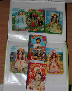 Отдается в дар «Карманные календарики «Дети» ( плюс одна кукла) и современная открытка.»
