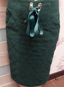 Отдается в дар «зимняя зеленая юбка р-р 44»
