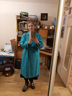 Отдается в дар «Плащ женский»