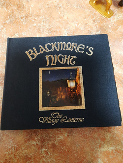 Отдается в дар «Футляр от CD Blackmore's night the village lanterne»