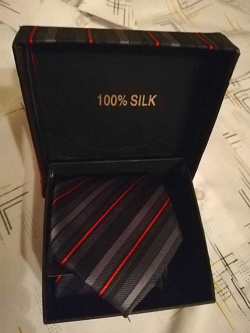 Отдается в дар «галстук samwell вроде как шелк»