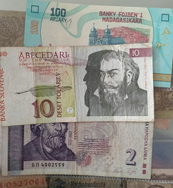 Отдается в дар «Старенькие банкноты»