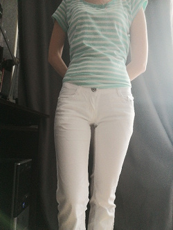 Отдается в дар «Белые джинсы и брюки»