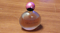 Отдается в дар «Парфюмерная вода Far Away от Avon.»