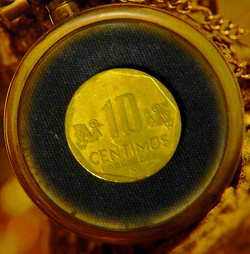 Отдается в дар «Монета 10 сентимо Перу 2013 из оборота»
