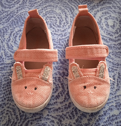Отдается в дар «Детская летняя обувь»