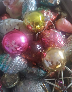 Отдается в дар «Новорічні кульки (ялинкові прикраси)»