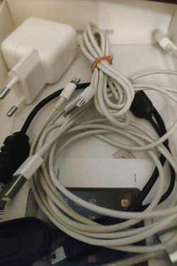 Отдается в дар «Кабель iPad1-3; iPhone 4/4S»