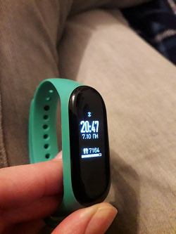 Отдается в дар «Фитнес-браслет Xiaomi MiBand 3»