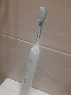 Отдается в дар «Электрическая зубная щетка Philips Sonicare HX8910»