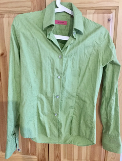 Отдается в дар «рубашка женская зеленая»