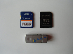 Отдается в дар «Карты памяти SD и Bluetooth адаптер»