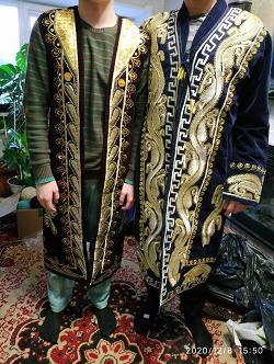 Отдается в дар «Халаты праздничные, национальная одежда, Таджикистан»