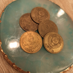 Отдается в дар «СССР монетки 1, 2,3, 5 копеек, 1 рубль,10 копеек»