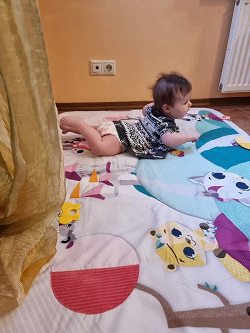 Отдается в дар «Платье на 6-9 месяцев»