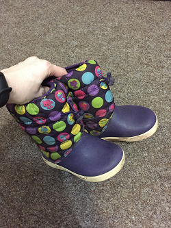 Отдается в дар «Сапожки Crocs 25»