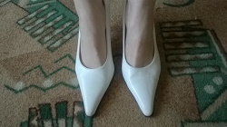 Отдается в дар «Белые туфли»