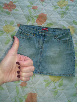 Отдается в дар «Фирменная джинсовая юбчонка»