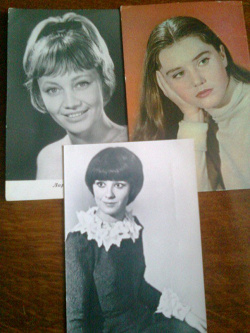 Отдается в дар «советские открытки — актрисы»