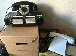 Отдается в дар «Телефон без номеронабирателя»
