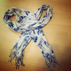 Отдается в дар «шарфы и платки 5»