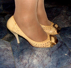 Отдается в дар «Женская обувь 38 размер»