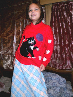 Отдается в дар «Два теплых свитера и кофта для девочки 9-10 лет»