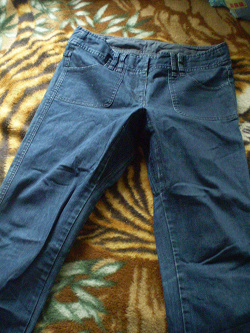 Отдается в дар «бриджи джинсовые для барышни с пышной формой)»