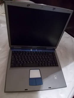 Отдается в дар «Ноутбук Dell Inspiron 5100»