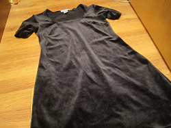 Отдается в дар «Платье велюр черное»