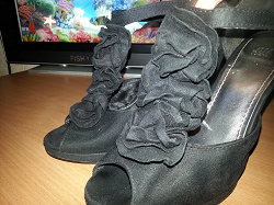 Отдается в дар «Черные туфли H&M с открытым носком, 38 размер»