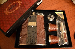 Отдается в дар «Мужской подарочный набор фляга нож стопки»