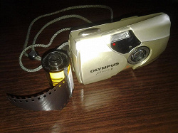 Отдается в дар «Фотоаппарат OLYMPUS пленочный»