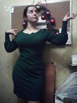 Отдается в дар «зеленое трикотажное платье р. 48 рост около 160 см»