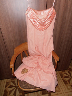 Отдается в дар «вечернее платье Люси Богуш 42»